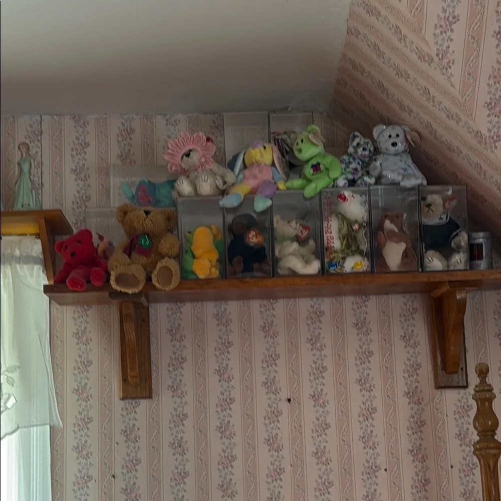 Assorted Plush Toy Collection - Picture 1 of 1